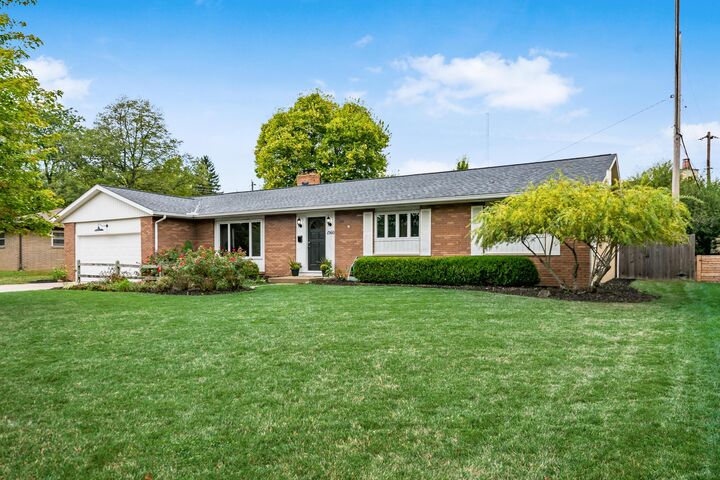 Property Photo:  1560 Pemberton Drive  OH 43221 
