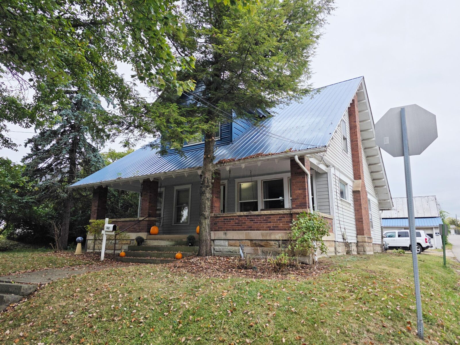 Property Photo: 362 W High Street OH 43338