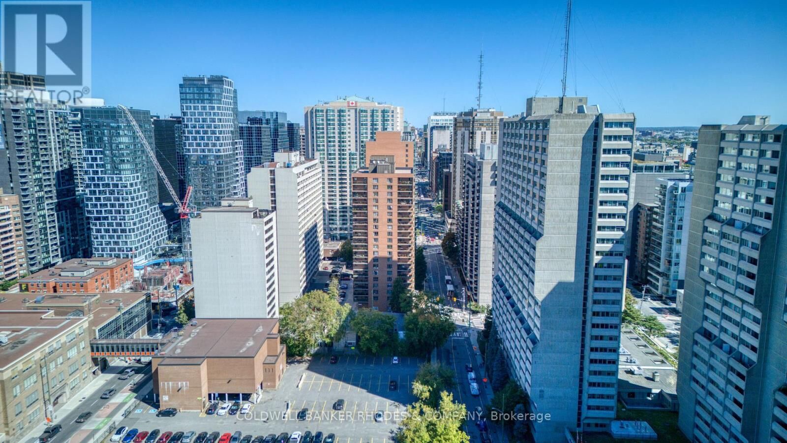 Property Photo: 475 Laurier Avenue West 301 ON K1R 7X1