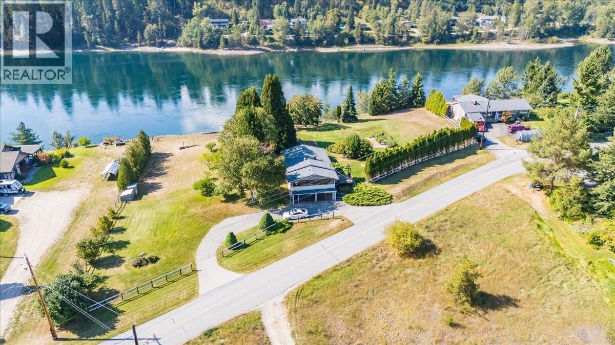 Photo de la propriété:  807 Waterloo Road  BC V1N 4K8 