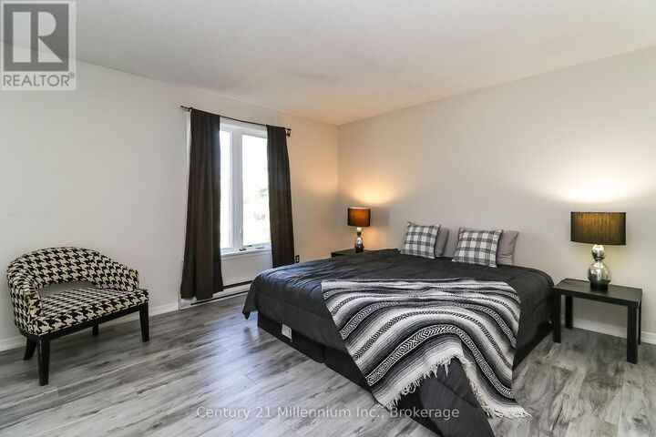 Property Photo:  4 Trafalgar Road 4  ON L9Y 5G4 