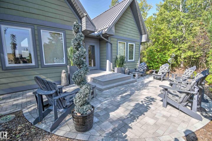 Property Photo:  207 56512 RR 111  AB T0A 2G0 