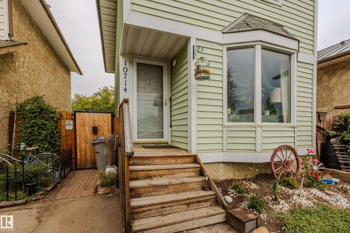 Property Photo:  10714 98 Avenue  AB T8R 1E5 