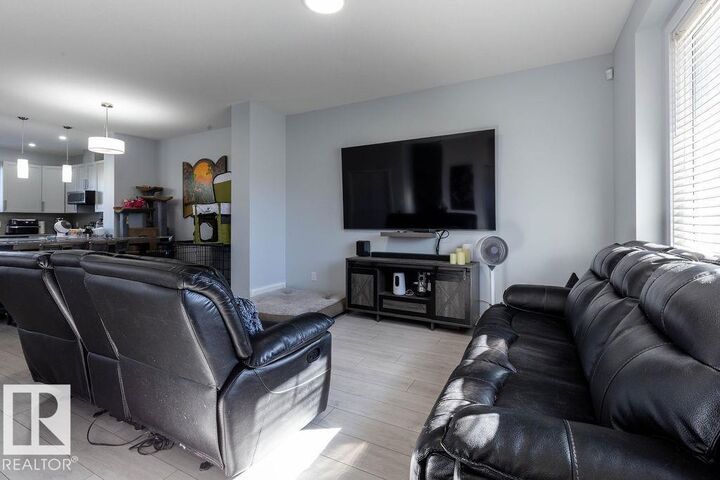 Property Photo:  828 Northern Harrier Lane NW  AB T5S 0P8 