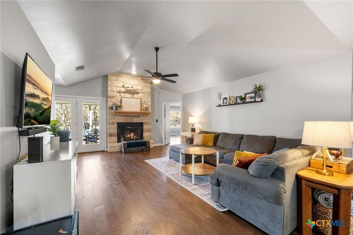 Property Photo:  21 Par View Drive  TX 78676 
