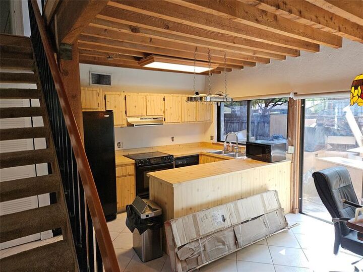 Property Photo: 10191 Oleander Ct 10191 FL 33026