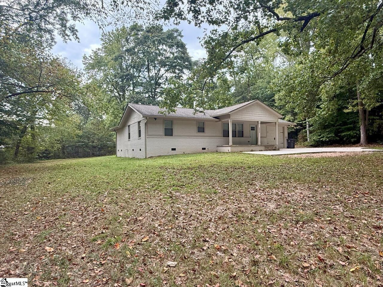 Property Photo:  6520 Augusta Road  SC 29605 