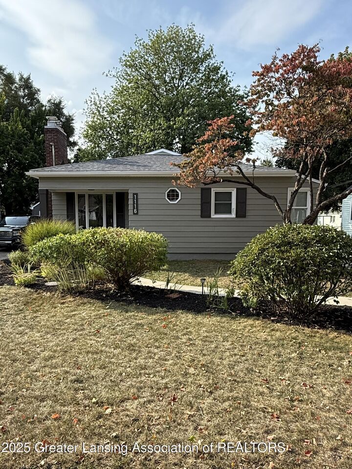 Property Photo:  1116 NE Kelsey Street  MI 49505 
