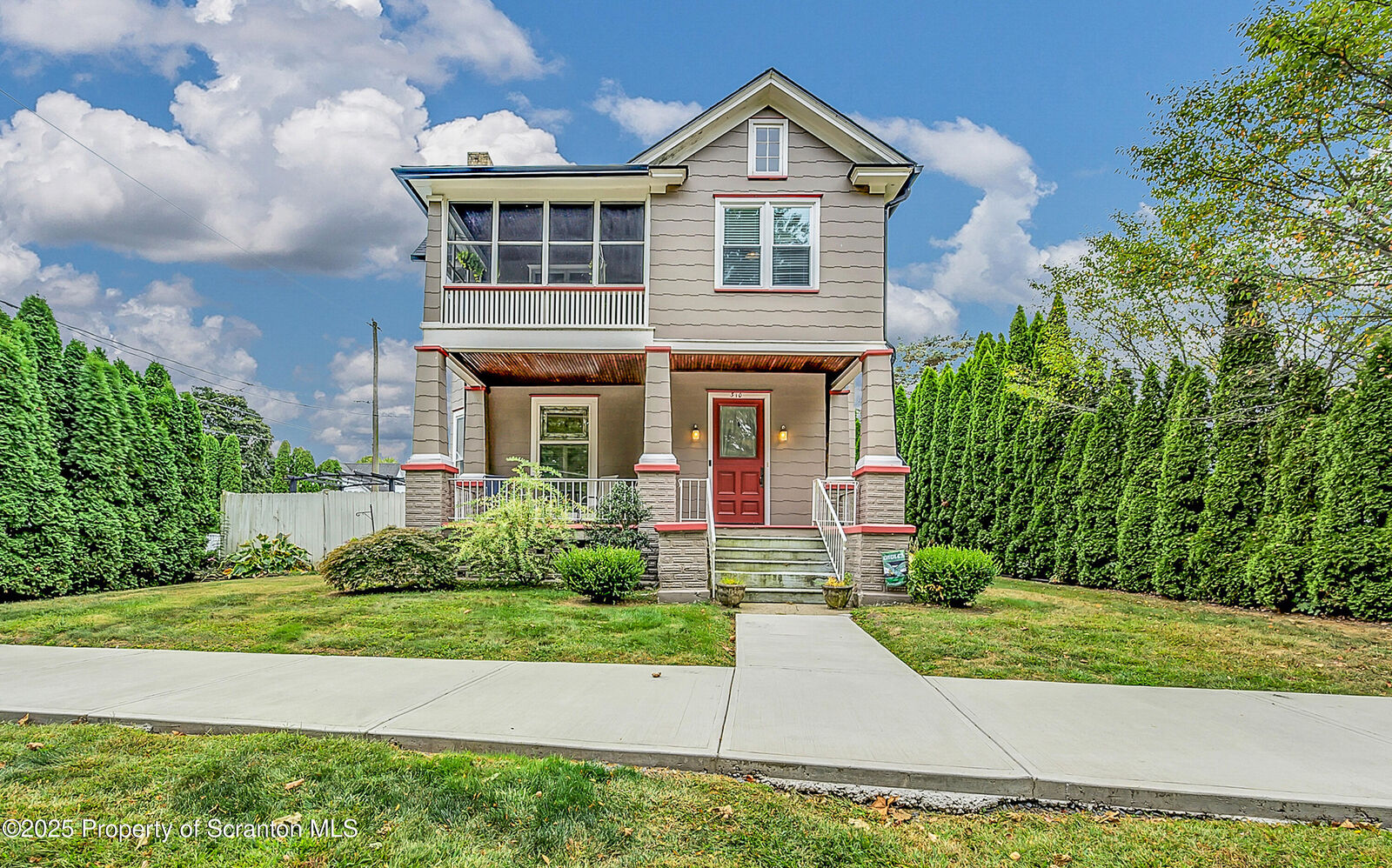 Property Photo: 310 Susquehanna Avenue PA 18643