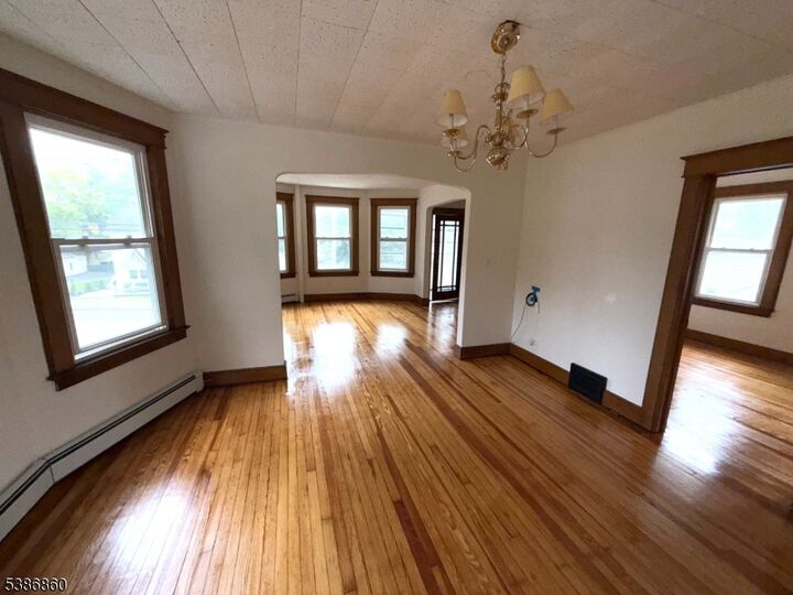 Property Photo:  31 Linda Vista 2  NJ 07508 