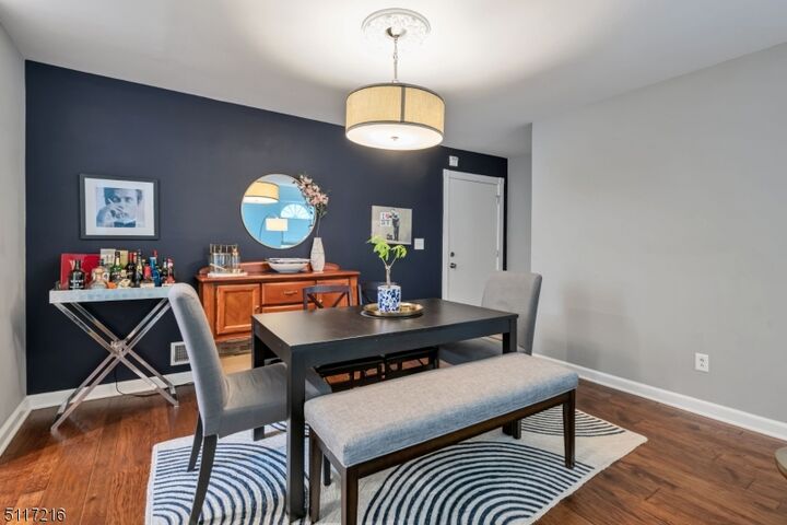 Property Photo:  5 Center Ave 7  NJ 07960 