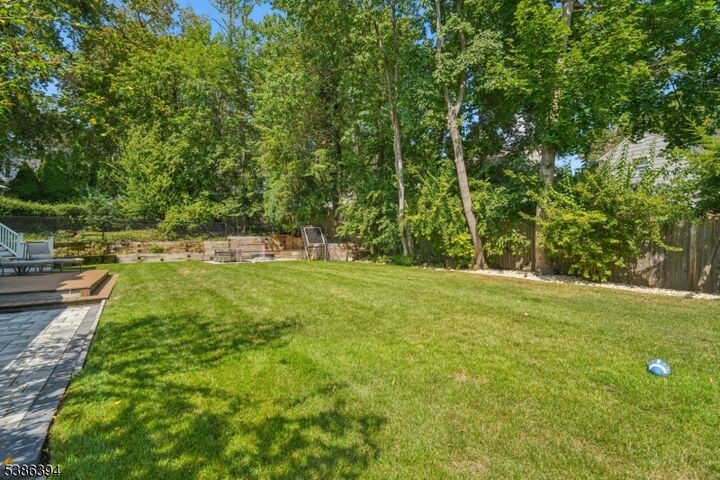 Property Photo:  40 Byron Pl  NJ 07039 
