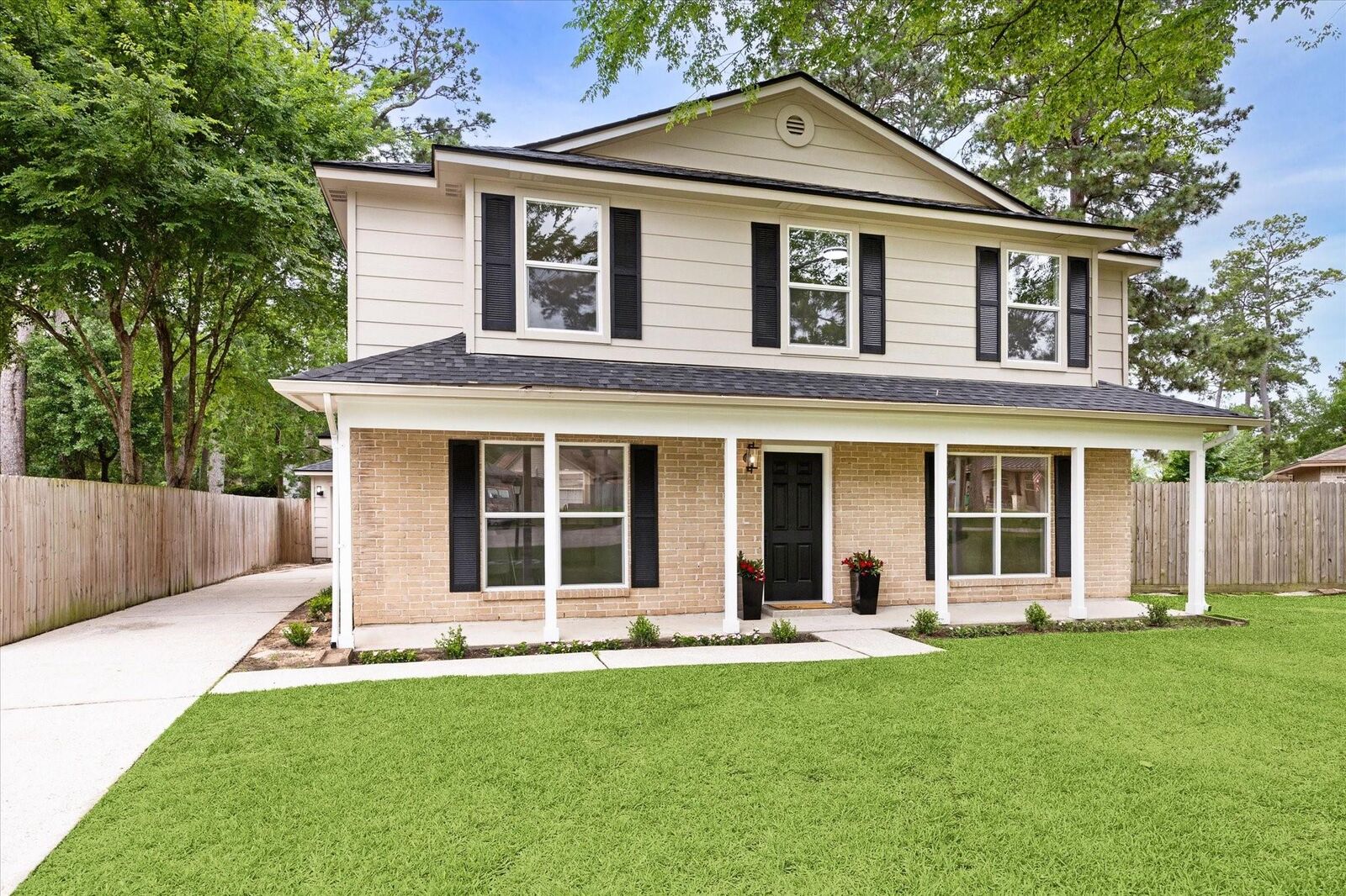 Property Photo:  7811 Ashwell Court  TX 77389 