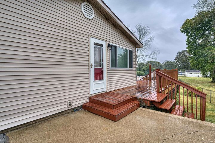 Property Photo:  904 S Virgil Boulevard  IN 47670 