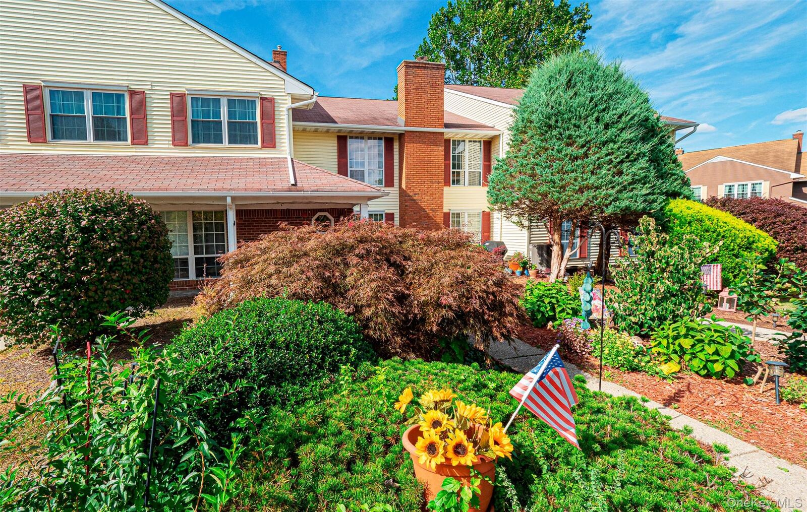 Property Photo:  17 The Rise  NY 10990 
