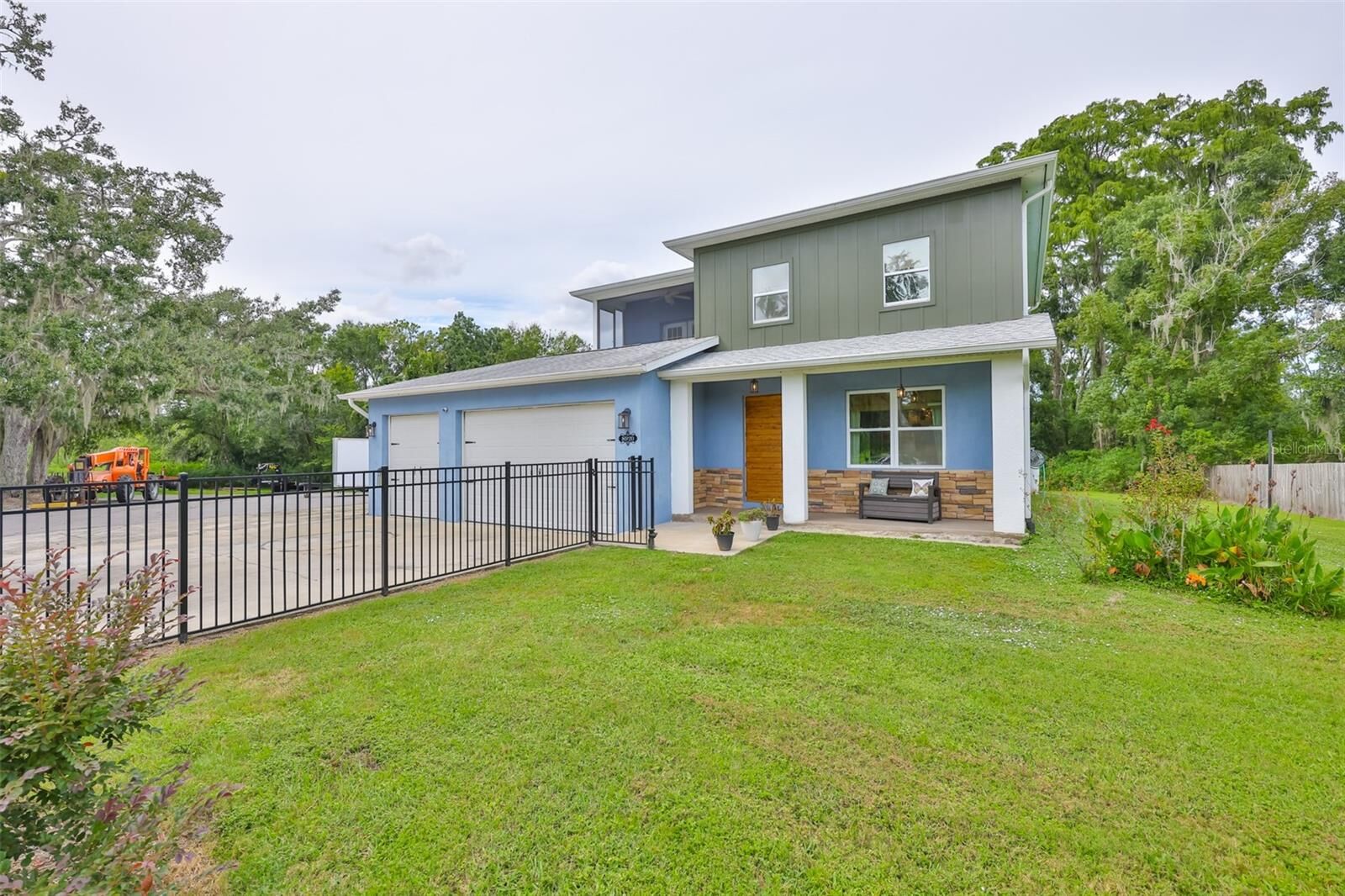 Property Photo:  8920 Williams Road  FL 33584 