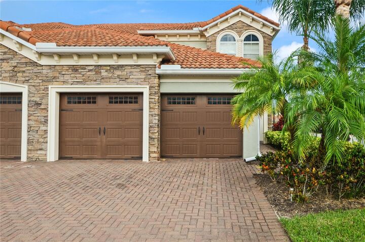 8915 Della Scala Circle  Orlando FL 32836 photo