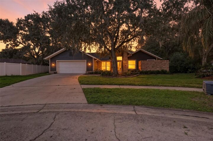 Property Photo:  5201 Ives Court  FL 33647 