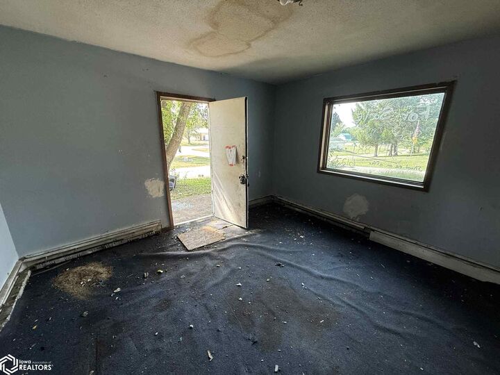 Property Photo:  310 S Church Street  IA 52640