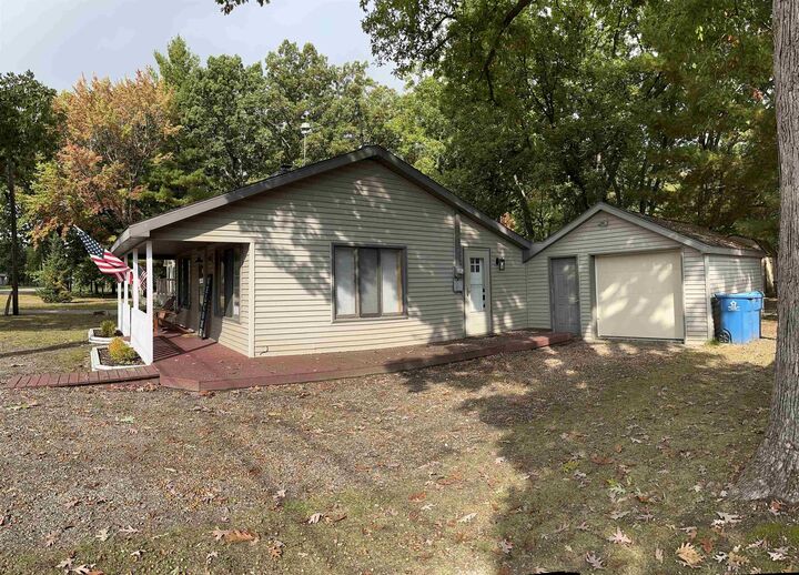Property Photo:  106 Lakeview  MI 48629