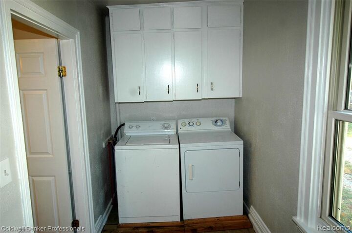 Property Photo: 706 N Main Street MI 48446 1927