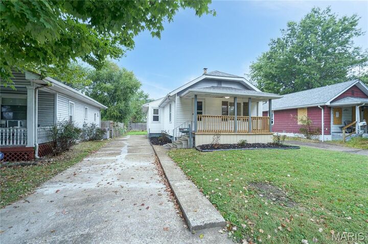 Property Photo:  2813 Myrtle Avenue  IL 62040 