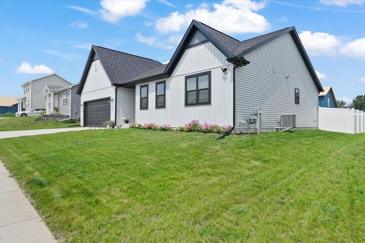 Property Photo: 356 Orchid Ave WI 53589