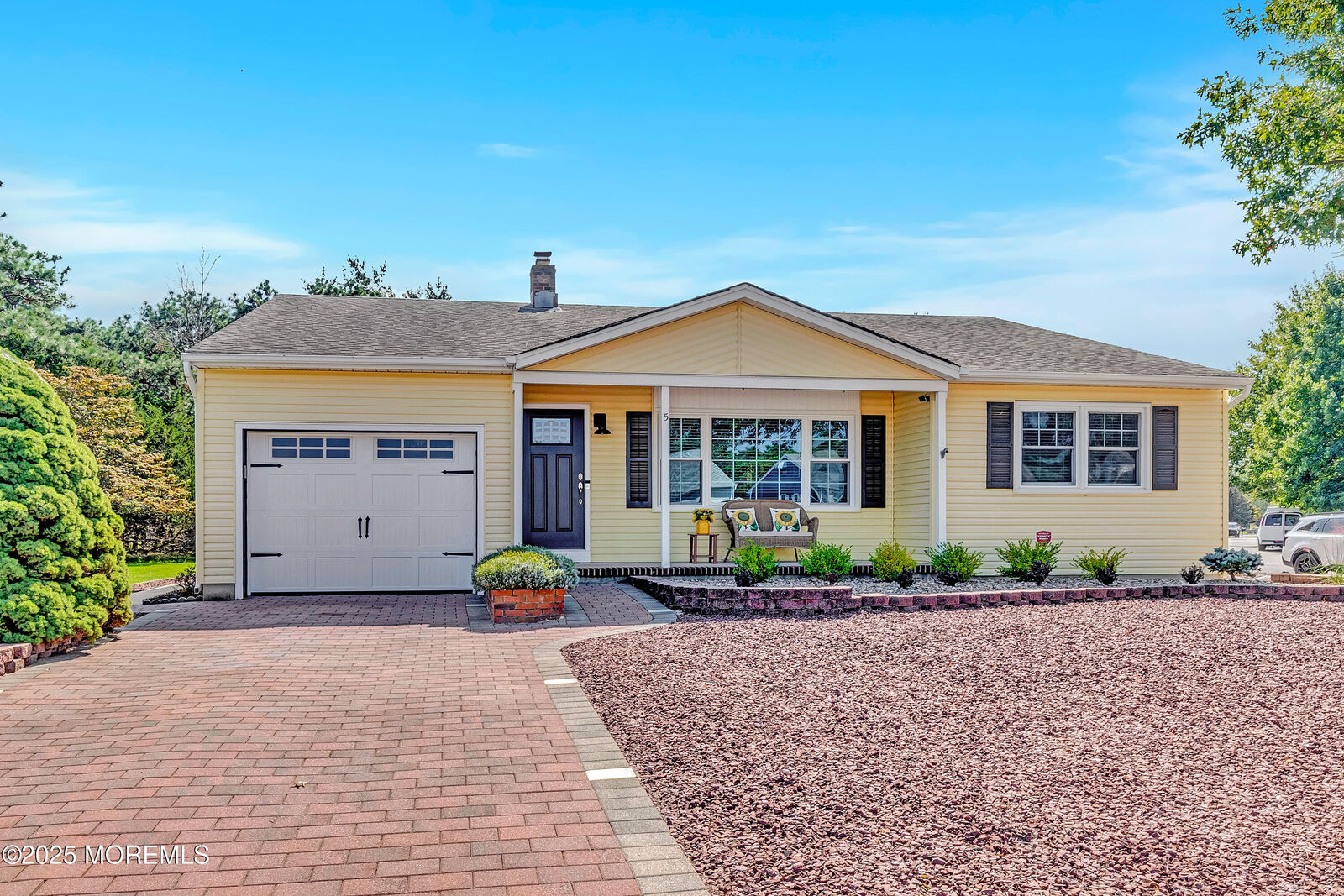 Property Photo:  5 Killington Road  NJ 08757 