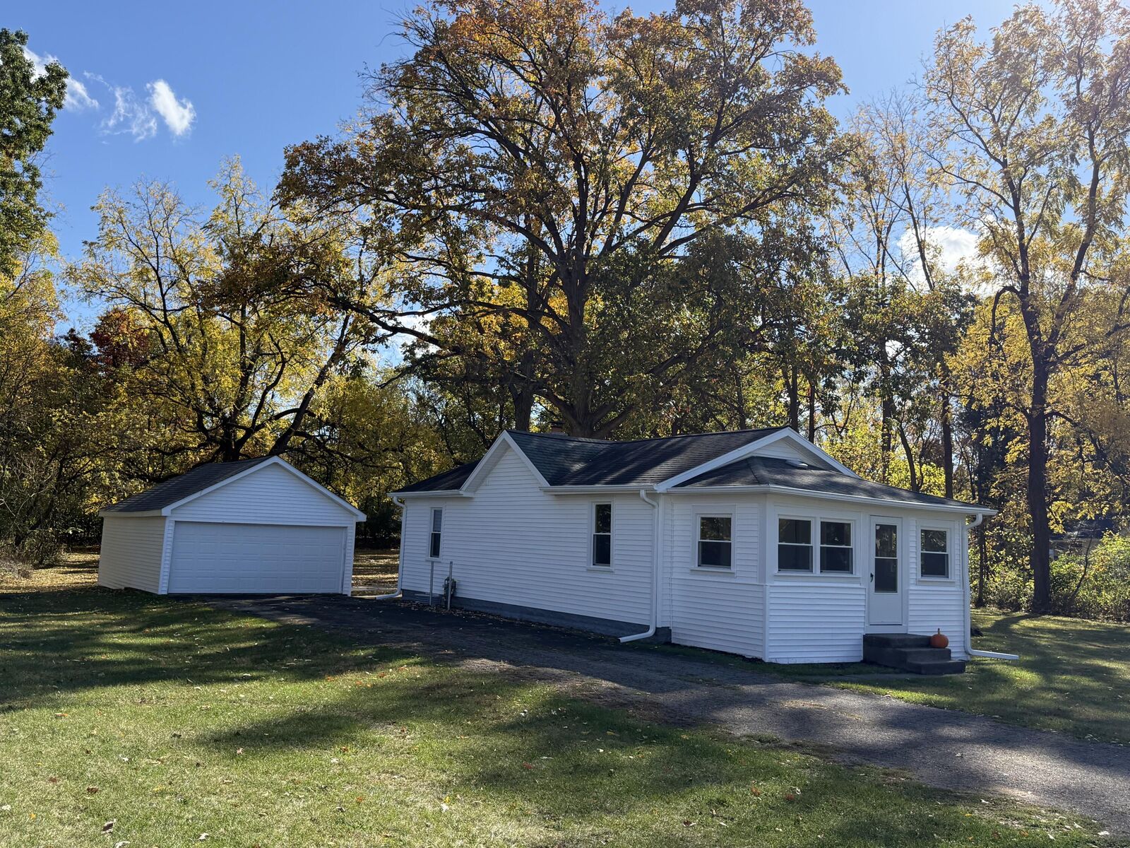 Property Photo: 1225 Longfellow Avenue MI 49202