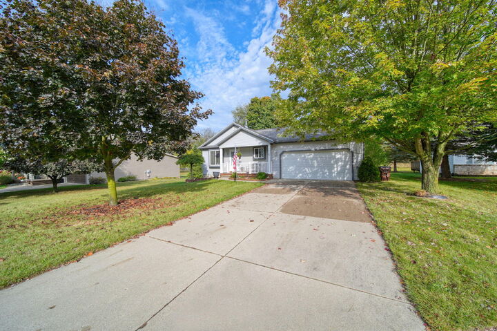 Property Photo:  115 Ridgeview Court  MI 49240 