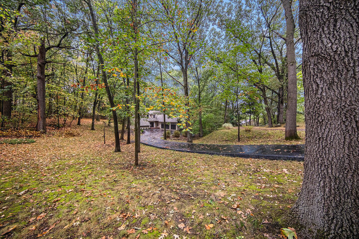 Property Photo:  685 Wald Strasse Street  MI 48158 