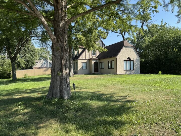 Property Photo:  395 Surrey Lane  IL 60417 