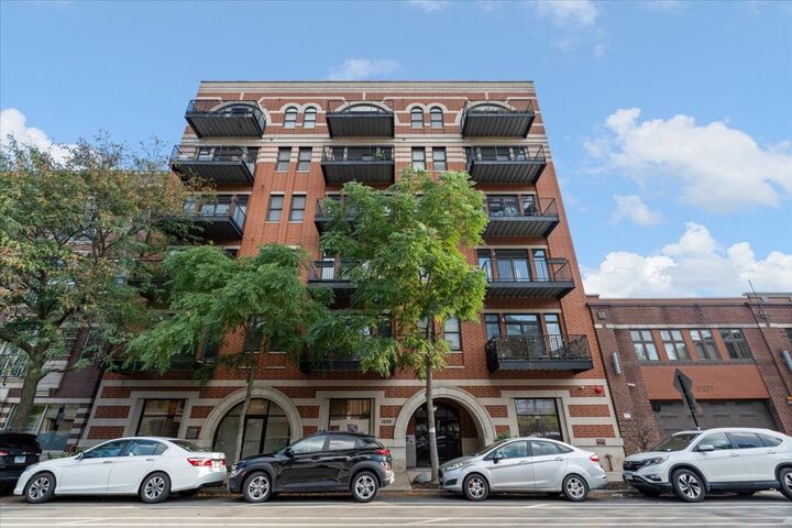 1355 W Washington Boulevard 2D  Chicago IL 60607 photo