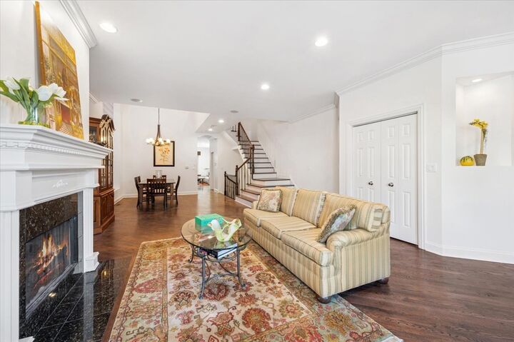 Property Photo:  2209 W Erie Street  IL 60612 
