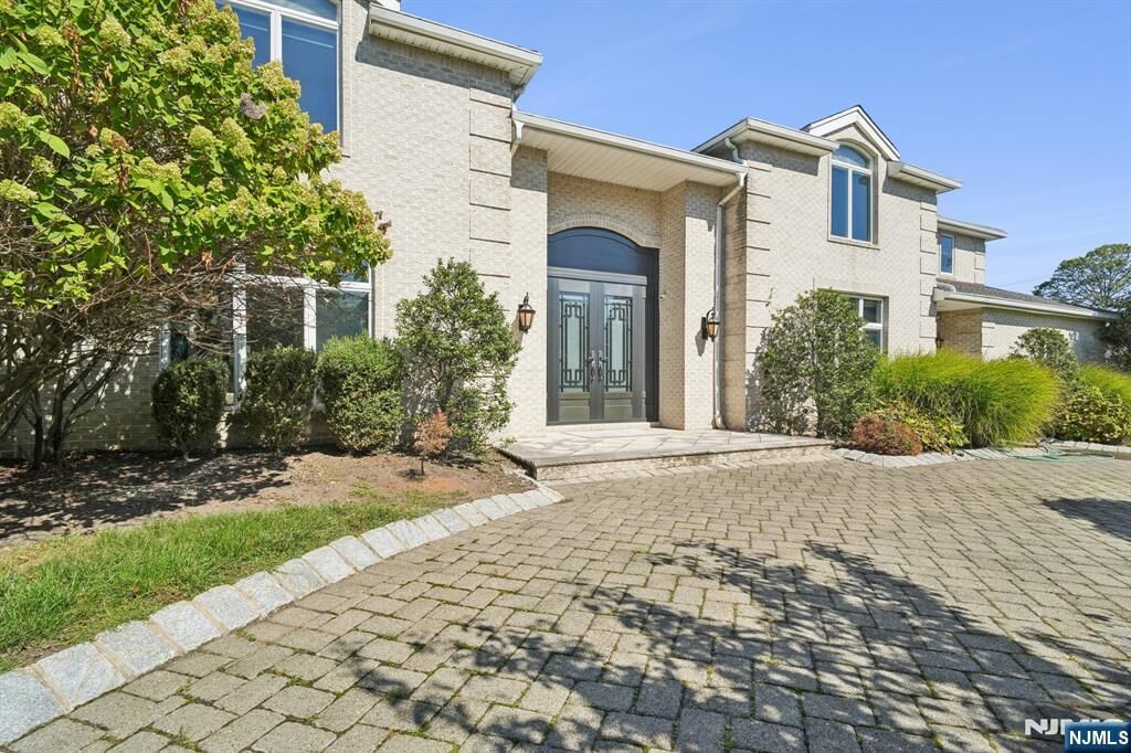 Property Photo:  32 Laurie Drive  NJ 07632 