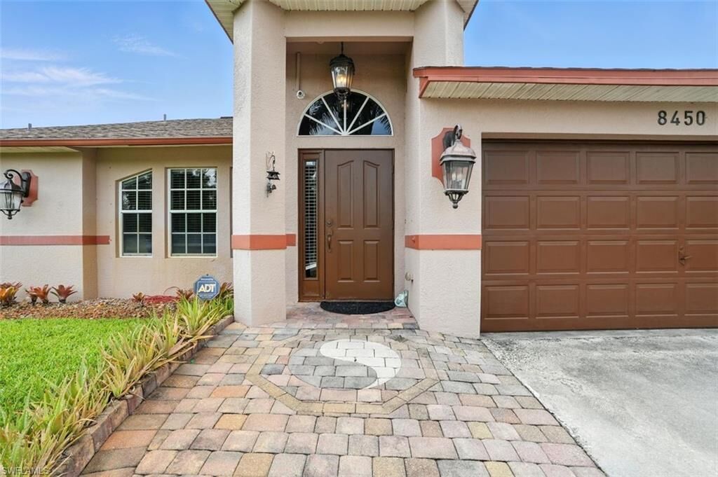 Property Photo: 8450 Blackberry Rd FL 33967