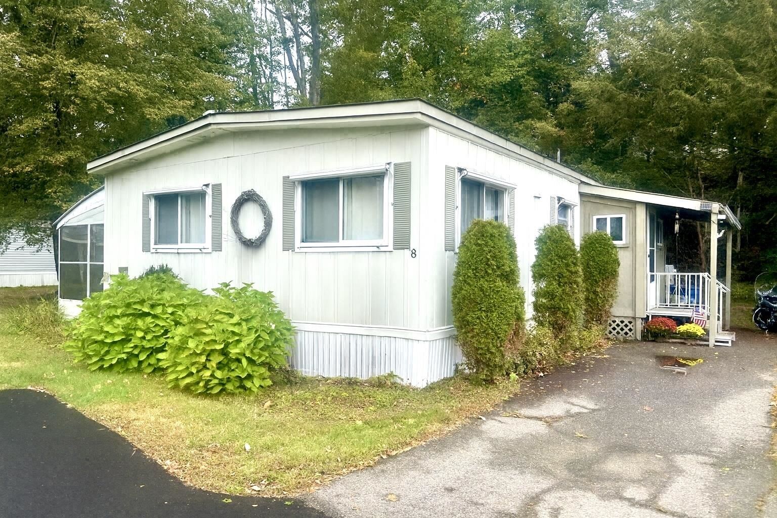 Property Photo: 8 Phoebe Court NH 03431