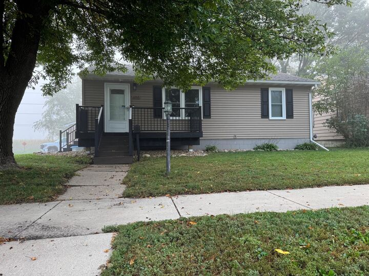Property Photo:  616 Cherry Avenue  MN 56007 