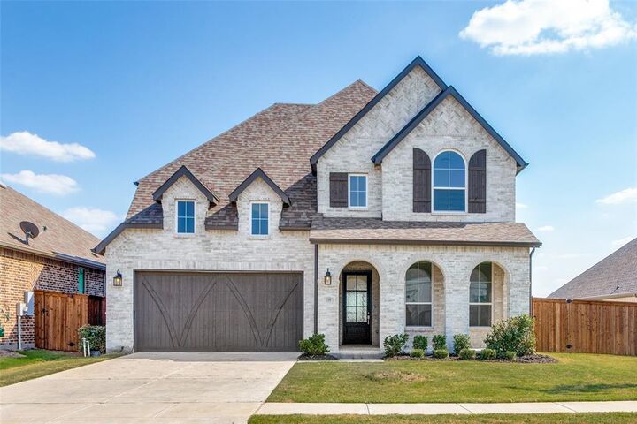 Property Photo: 1109 Briar Oak Lane TX 76063