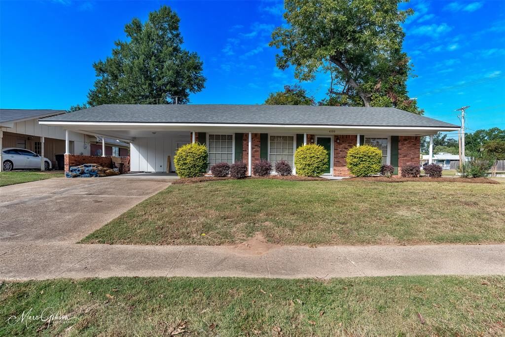 Property Photo:  4100 Parkway Drive  LA 71112 