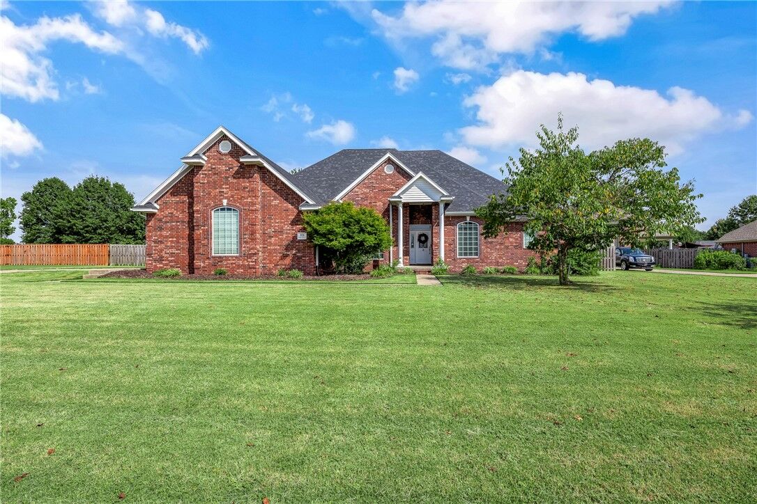 Property Photo:  924 Woodley Green Lane  AR 72718 
