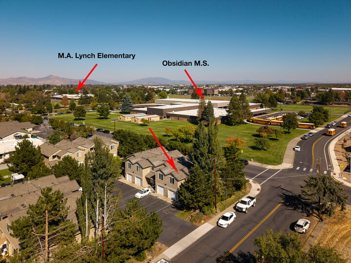 Property Photo:  1480 SW 16th Street  OR 97756 