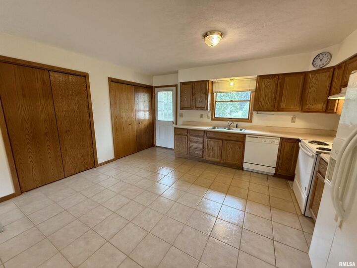 Property Photo:  113 Grandview Circle A &Amp B  IL 61530 