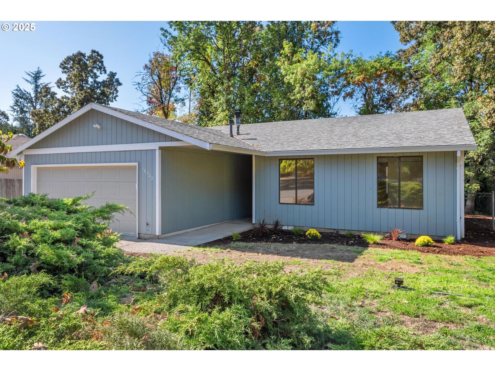 Property Photo:  18525 Columbia Ave  OR 97027 