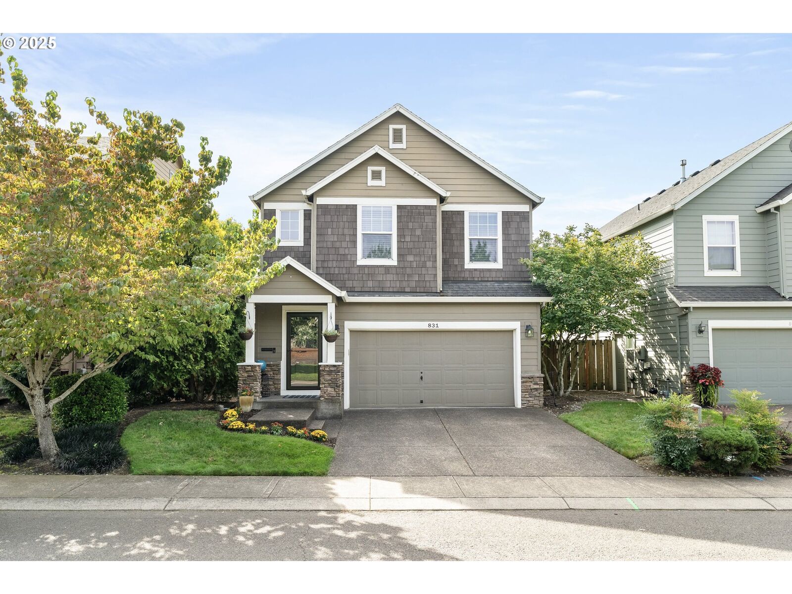 Property Photo:  831 NW 2nd Ave  OR 97013 
