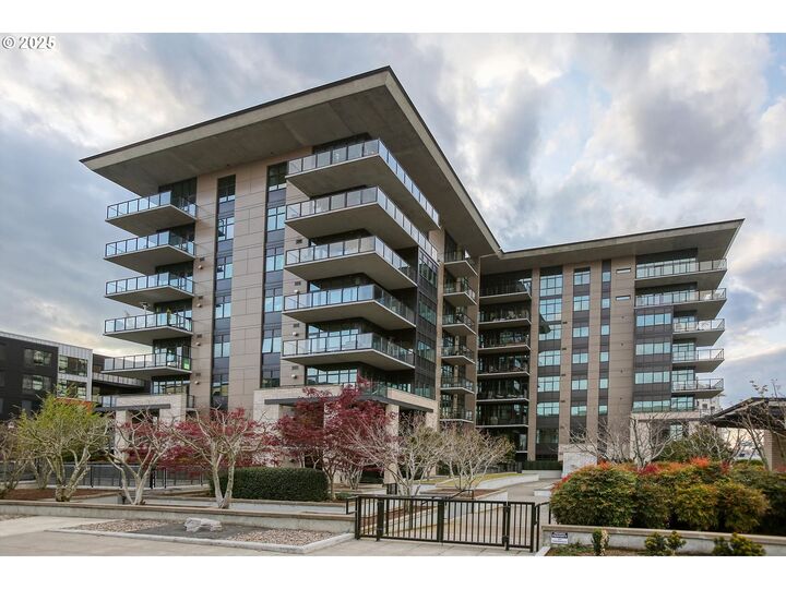Property Photo: 1830 NW Riverscape St 405 OR 97209