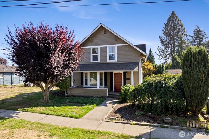Property Photo:  1118  Thompson Street  WA 98390 