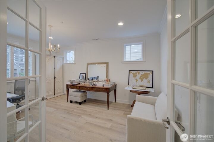 Property Photo:  21457 NE 1st Place  WA 98074 