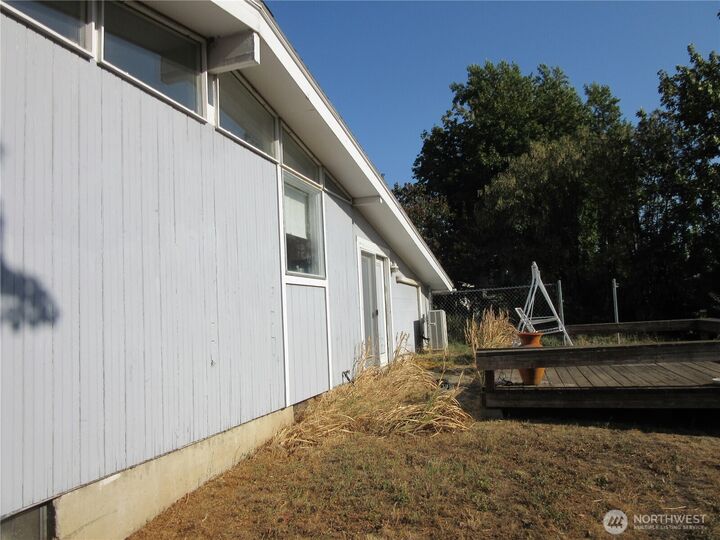 Property Photo:  804 E Clay Street  WA 99328 