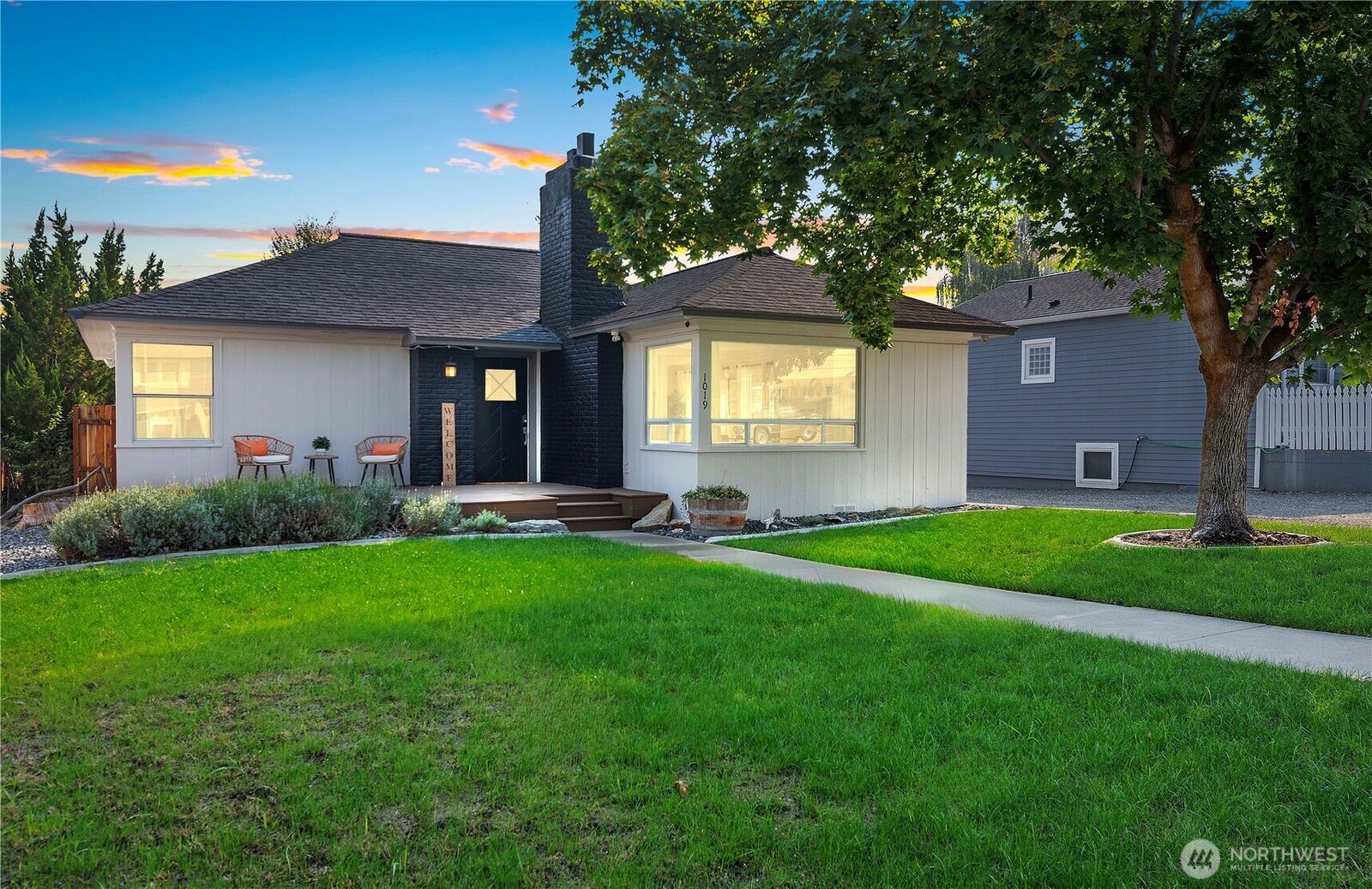 Property Photo:  1019  Monroe St.  WA 98801 